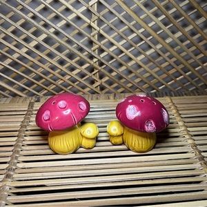 Vtg. Mushroom Salt & Pepper Shakers unbranded MCM red toadstools ceramic